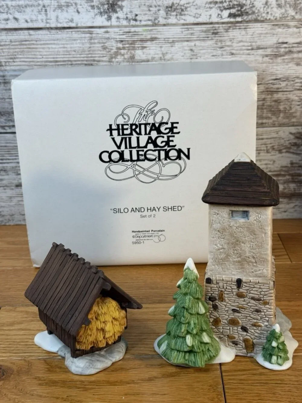Dept 56 Heritage Village Silo and Hay Shed Set of 2 Christmas 5950-1 w/ Box